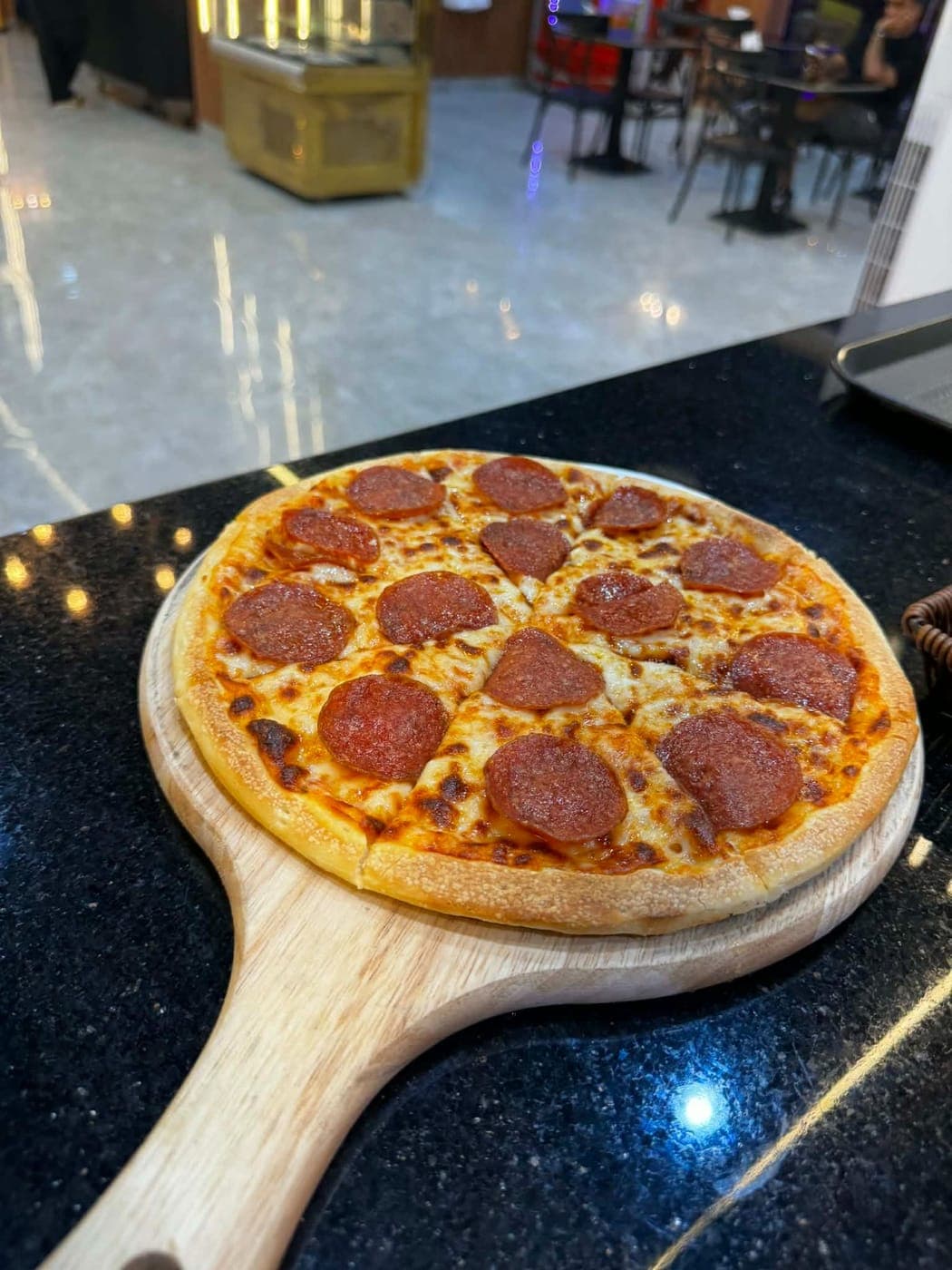 بيتزا ببروني