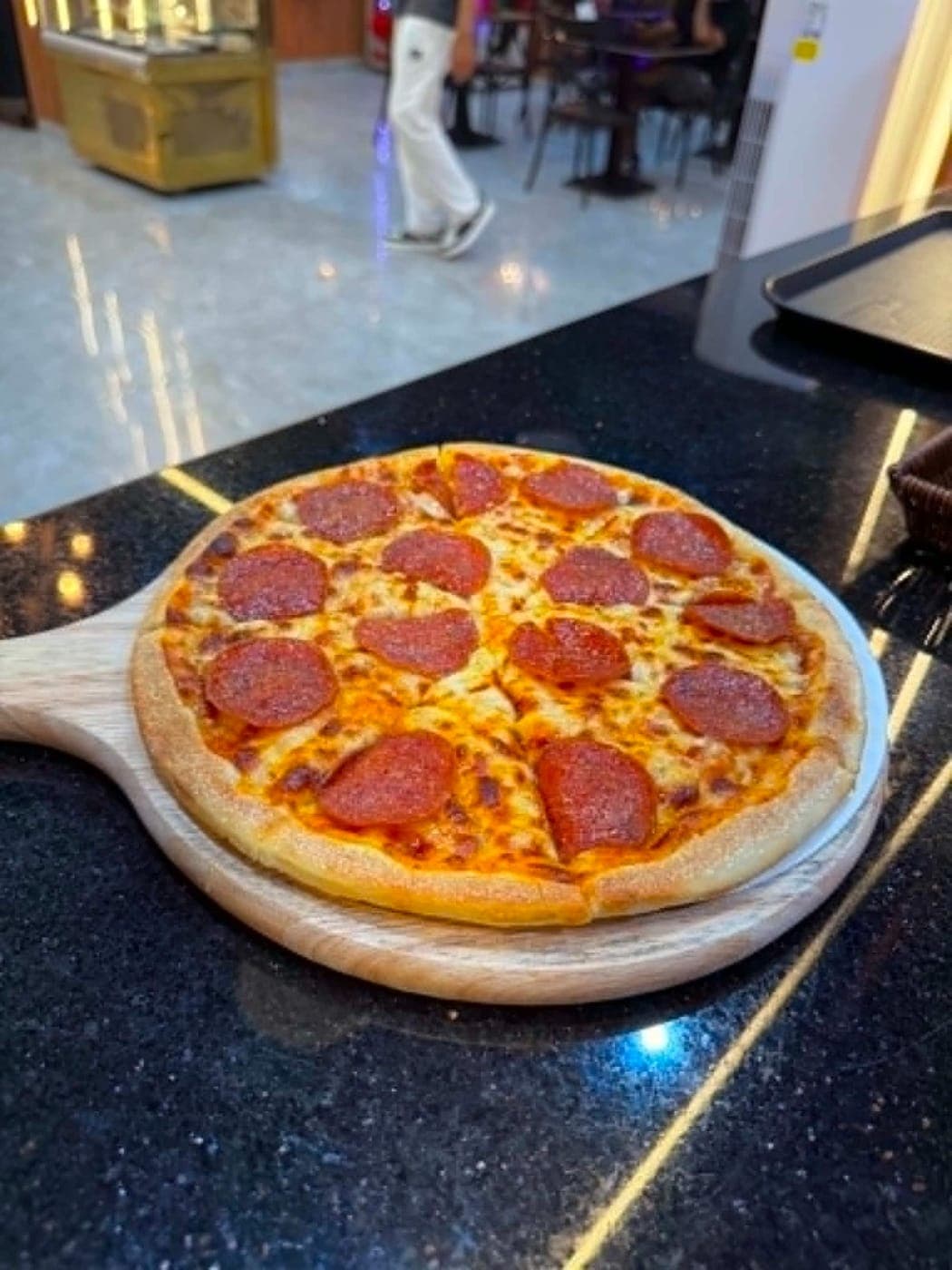 بيتزا نقانق